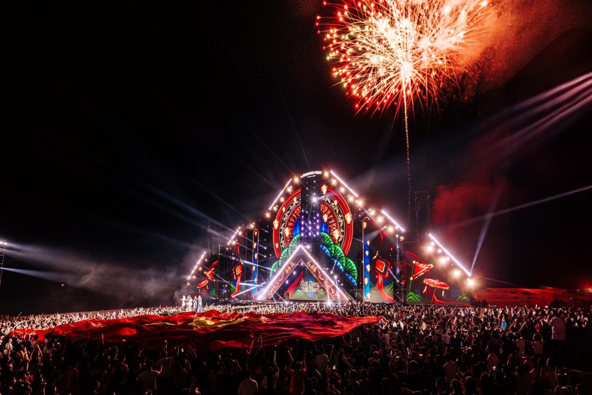 Bãi biển trước đô thị cũng là địa điểm được “chọn mặt gửi vàng” cho những sự kiện quy mô hàng chục nghìn người.